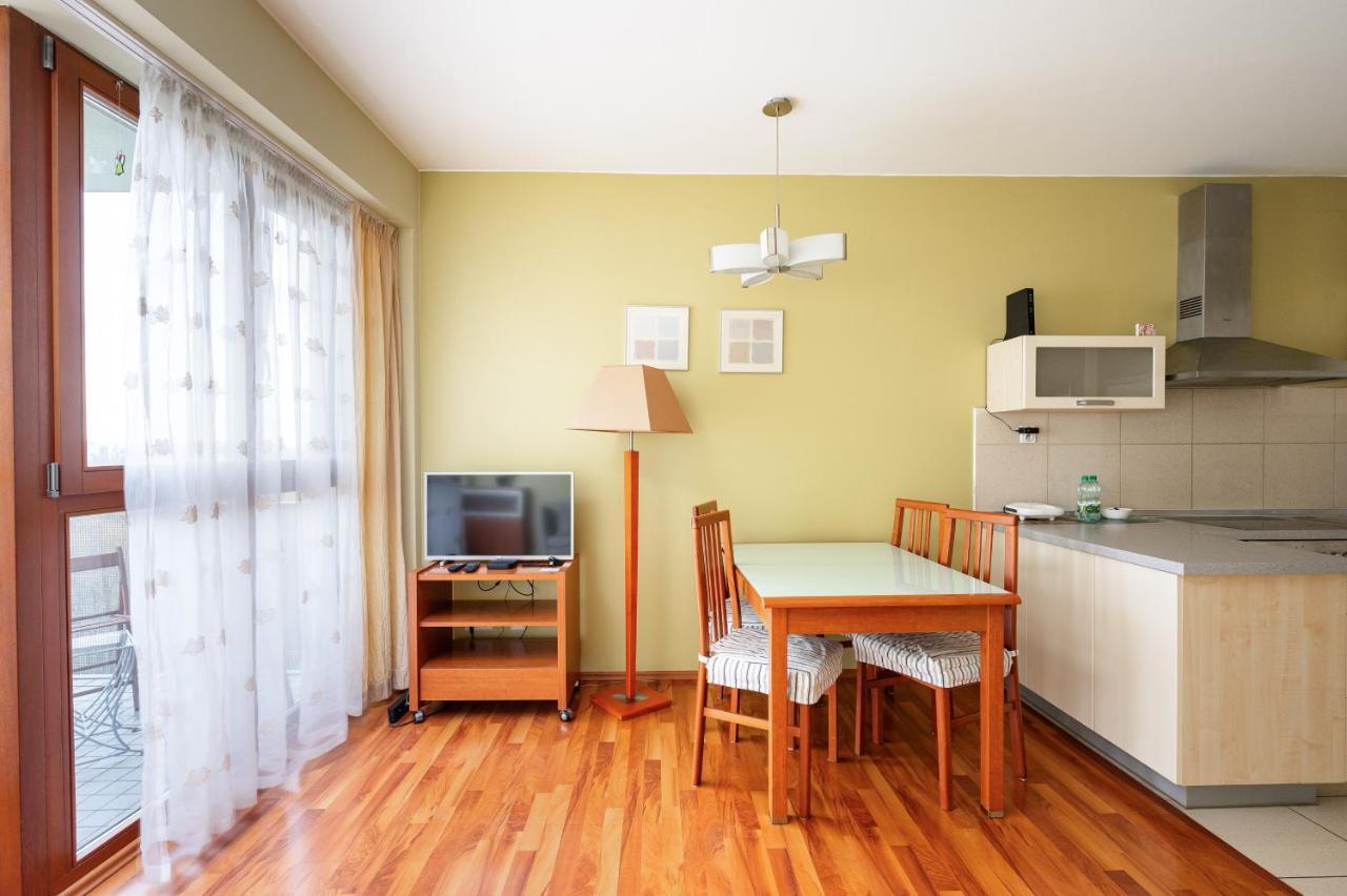 Apartment Aleja Wyscigowa Comfort *