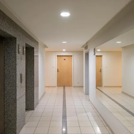 Aleja Wyscigowa Comfort Apartment Warszawa Eksteriør bilde
