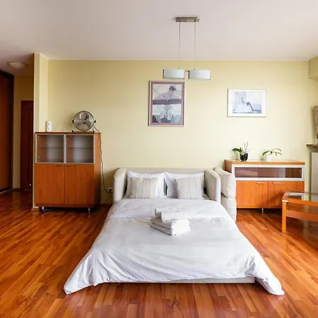 Aleja Wyscigowa Comfort Apartment Warszawa Eksteriør bilde