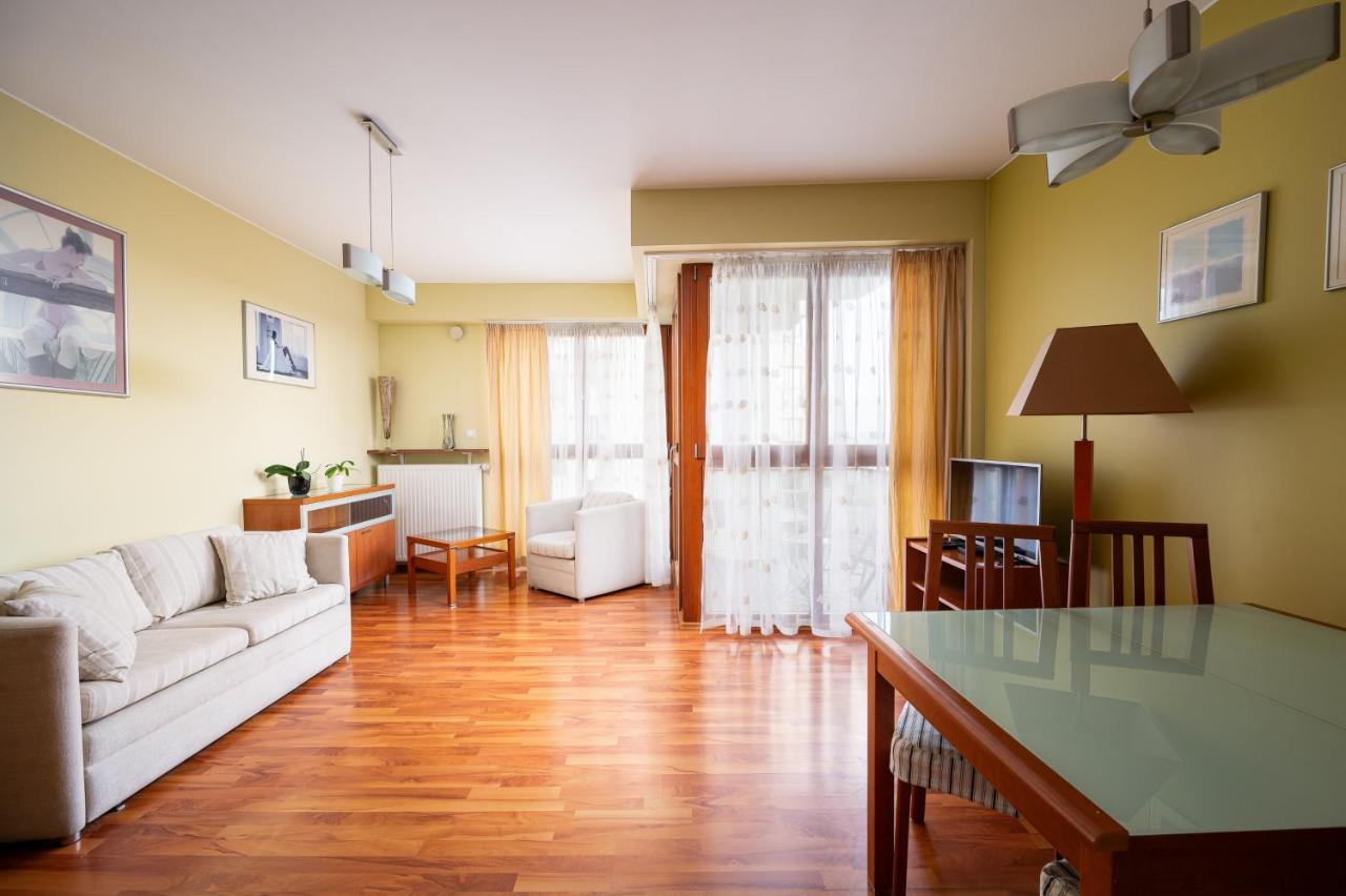 Aleja Wyscigowa Comfort * Warszawa